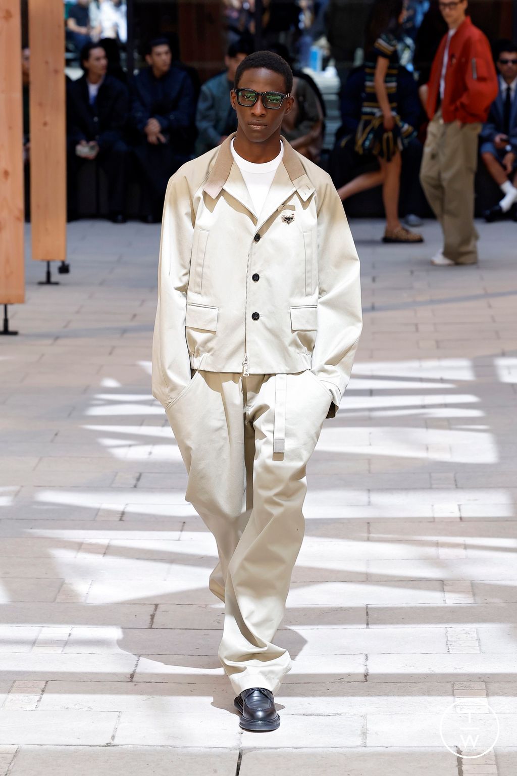 Fashion Week Paris Spring-Summer 2025 look 39 from the Sacai collection menswear