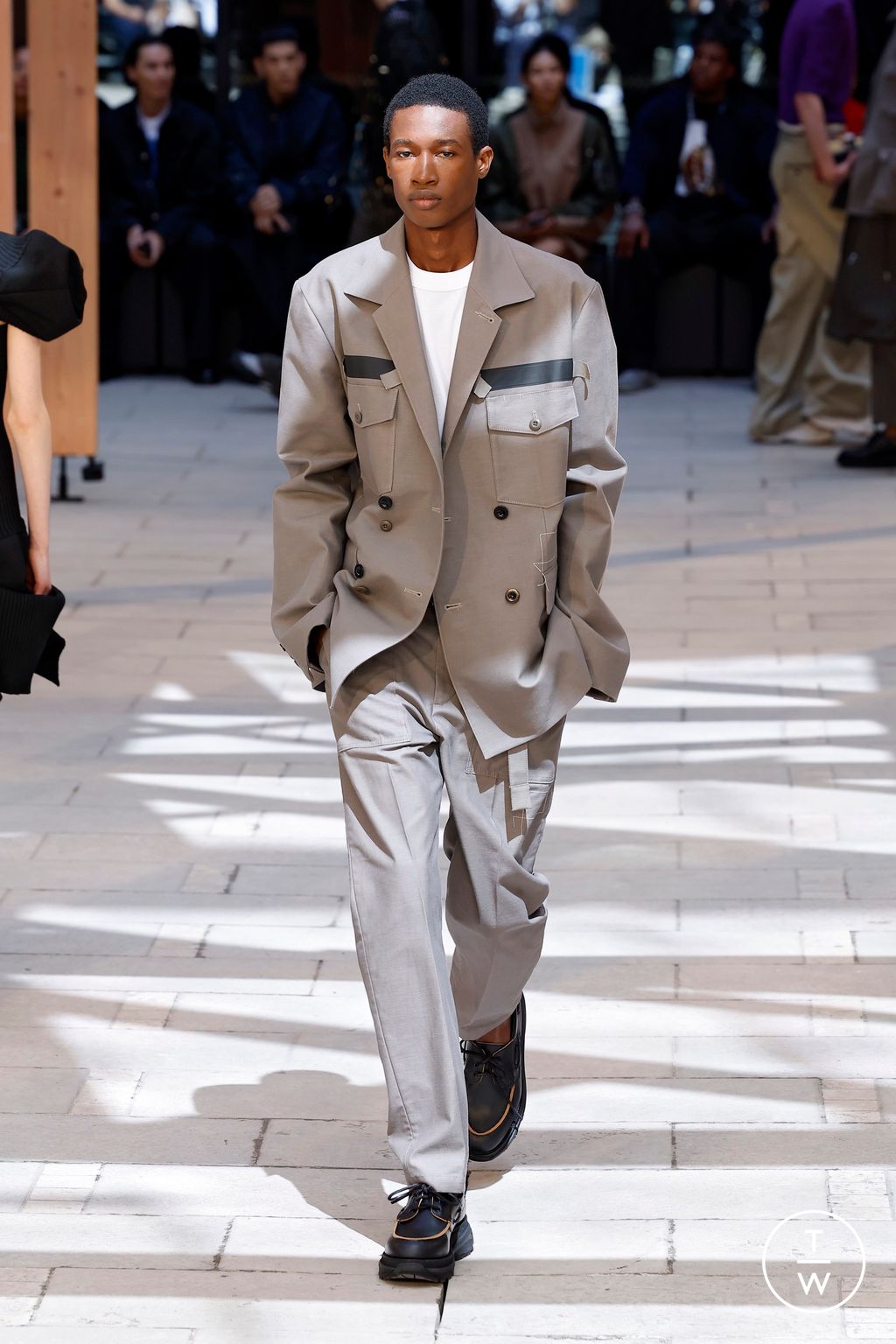 Fashion Week Paris Spring-Summer 2025 look 48 from the Sacai collection menswear