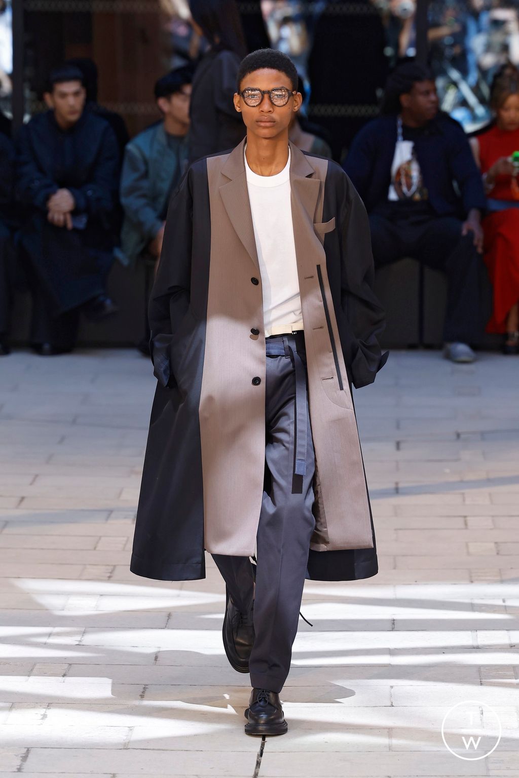 Fashion Week Paris Spring-Summer 2025 look 62 from the Sacai collection menswear
