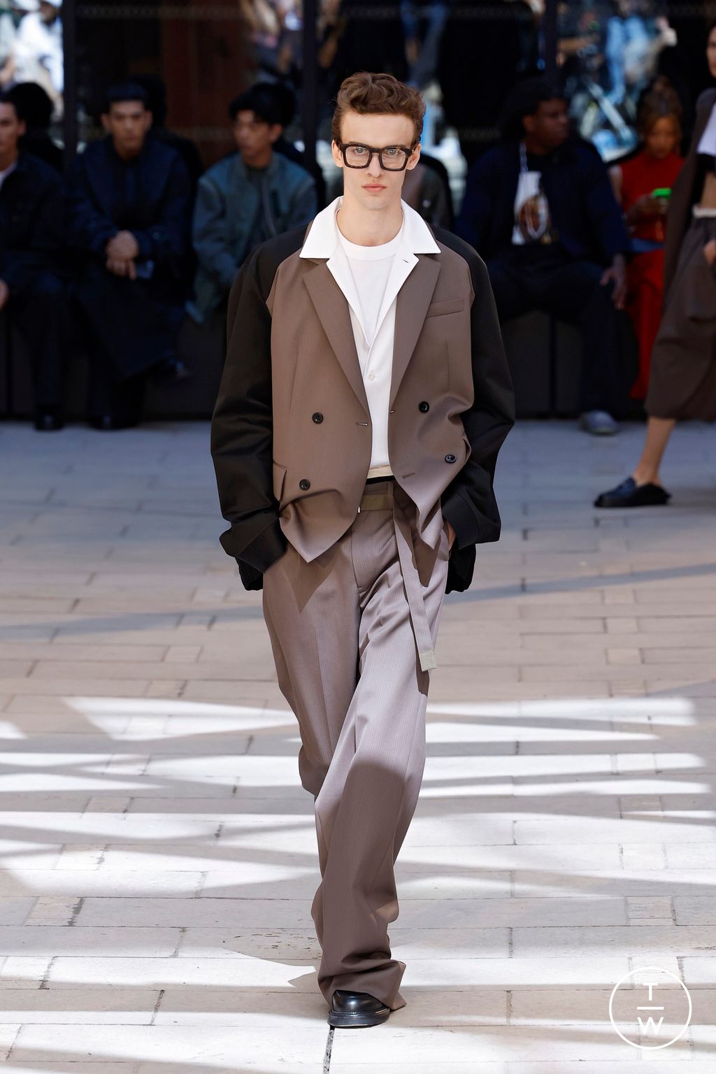 Fashion Week Paris Spring-Summer 2025 look 63 from the Sacai collection menswear