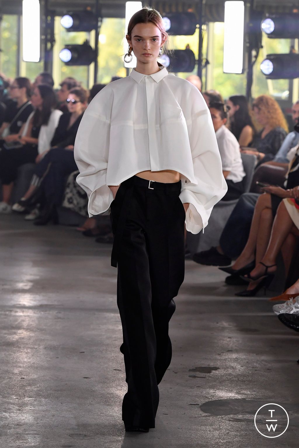 Fashion Week Paris Spring/Summer 2024 look 3 from the Sacai collection womenswear