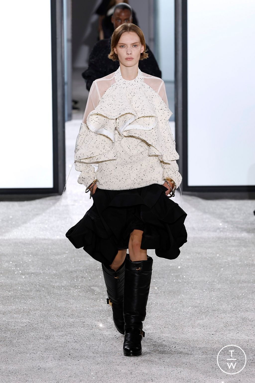 Fashion Week Paris Spring/Summer 2025 look 31 from the Sacai collection womenswear