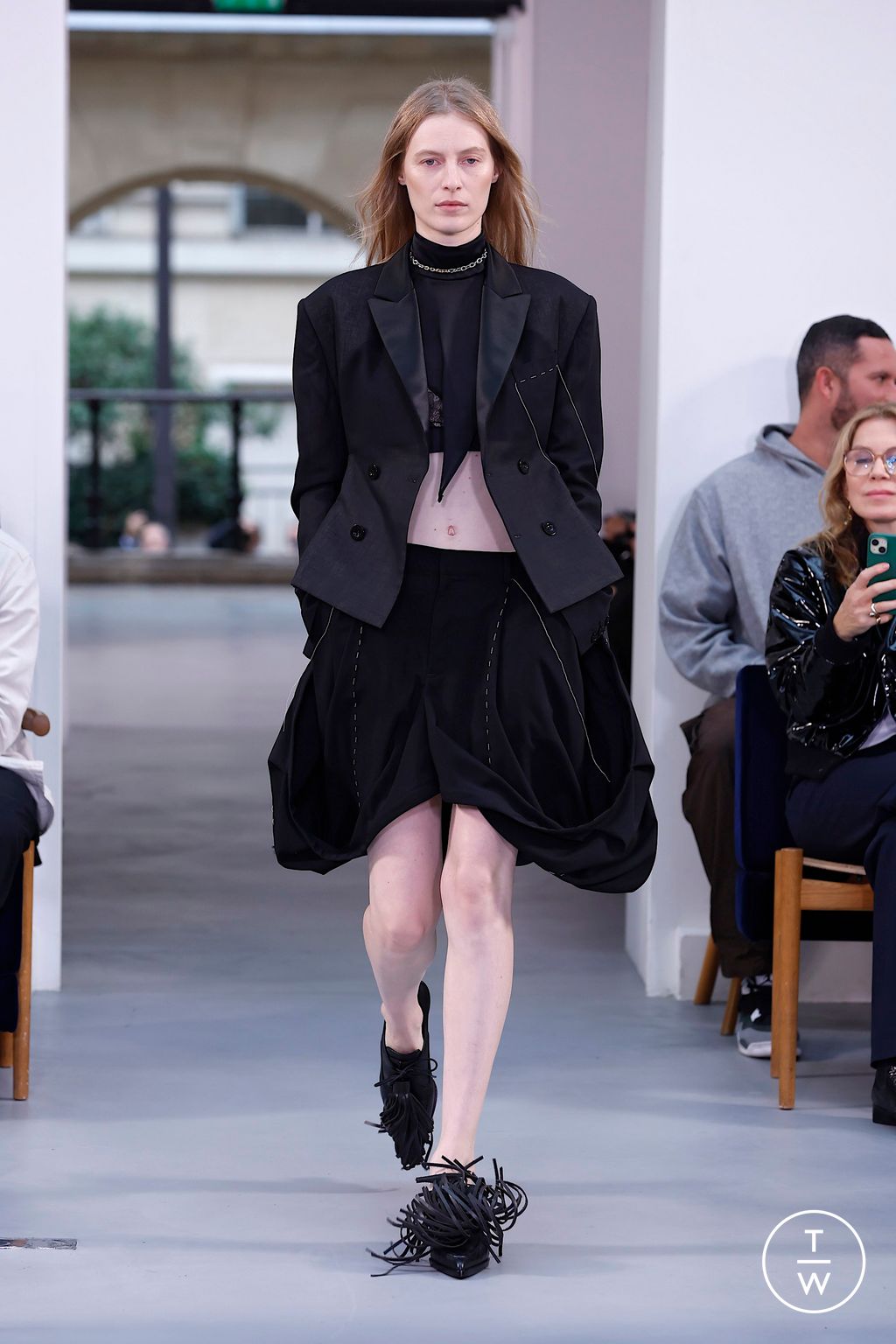 Fashion Week Paris Spring/Summer 2026 look 40 from the Sacai collection womenswear