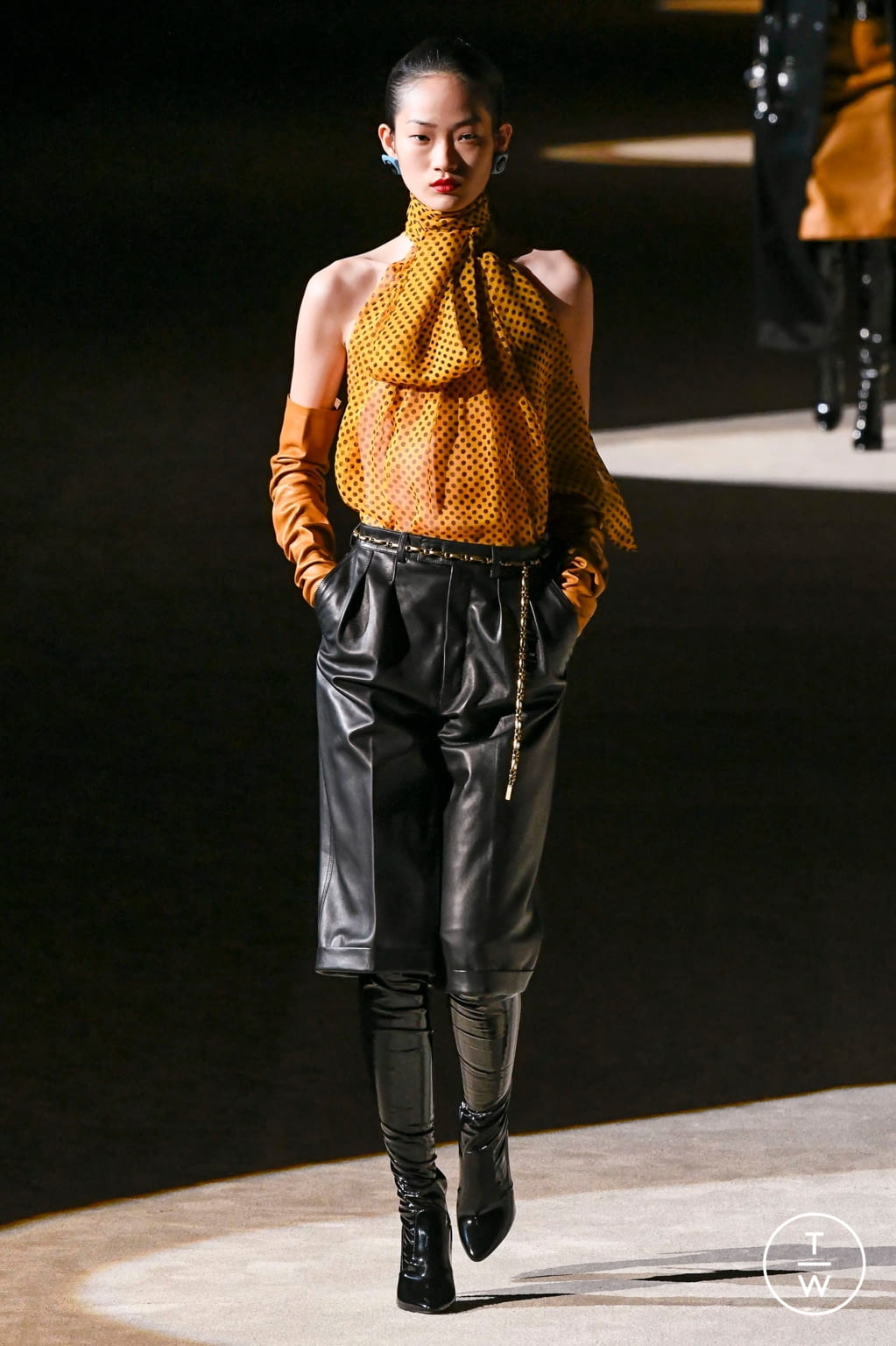 Fashion Week Paris Fall/Winter 2020 look 30 from the Saint Laurent collection womenswear