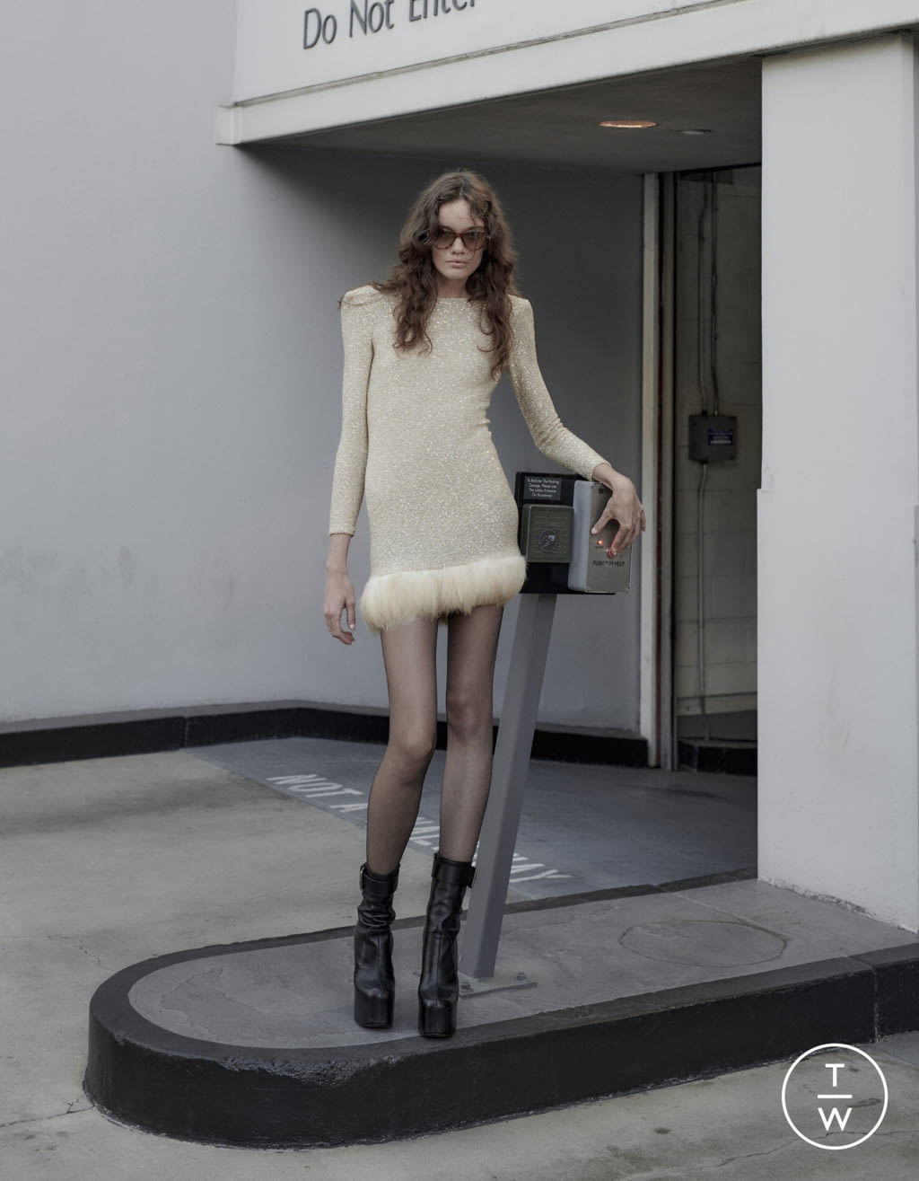Fashion Week Paris Resort 2022 look 50 de la collection Saint Laurent womenswear