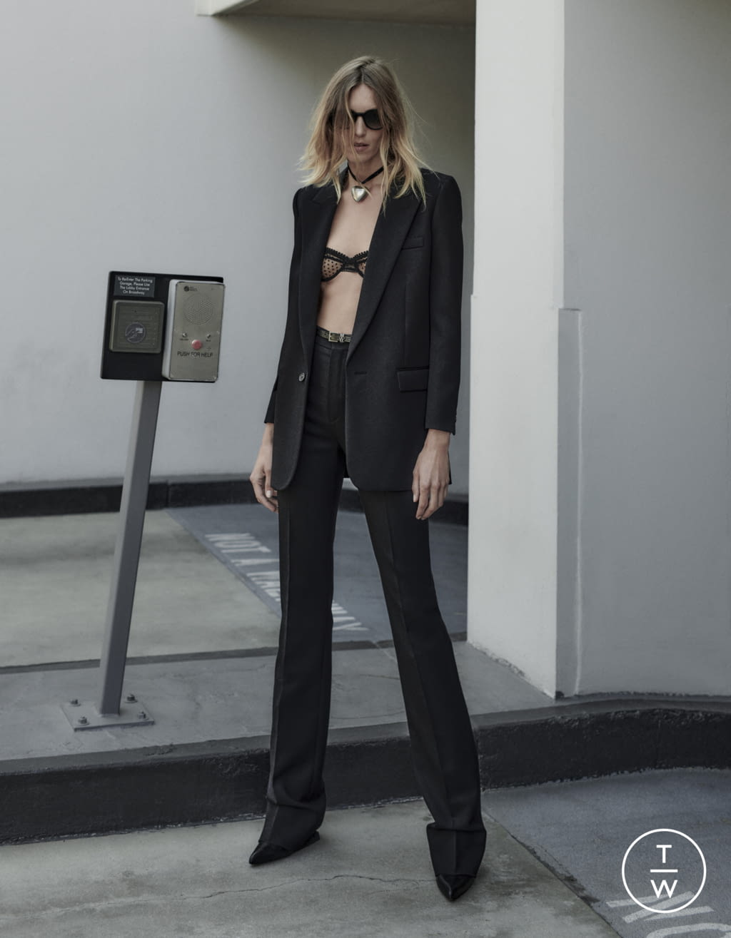 Fashion Week Paris Resort 2022 look 58 from the Saint Laurent collection 女装