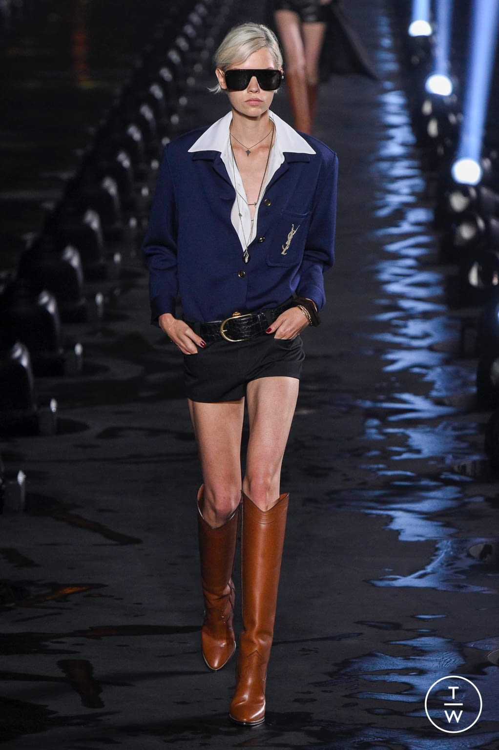 Fashion Week Paris Spring/Summer 2020 look 10 from the Saint Laurent collection 女装
