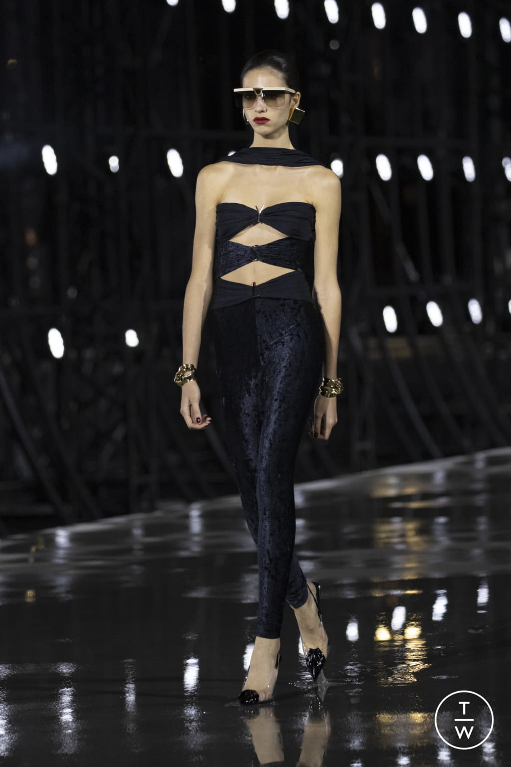 Fashion Week Paris Spring/Summer 2022 look 2 from the Saint Laurent collection womenswear