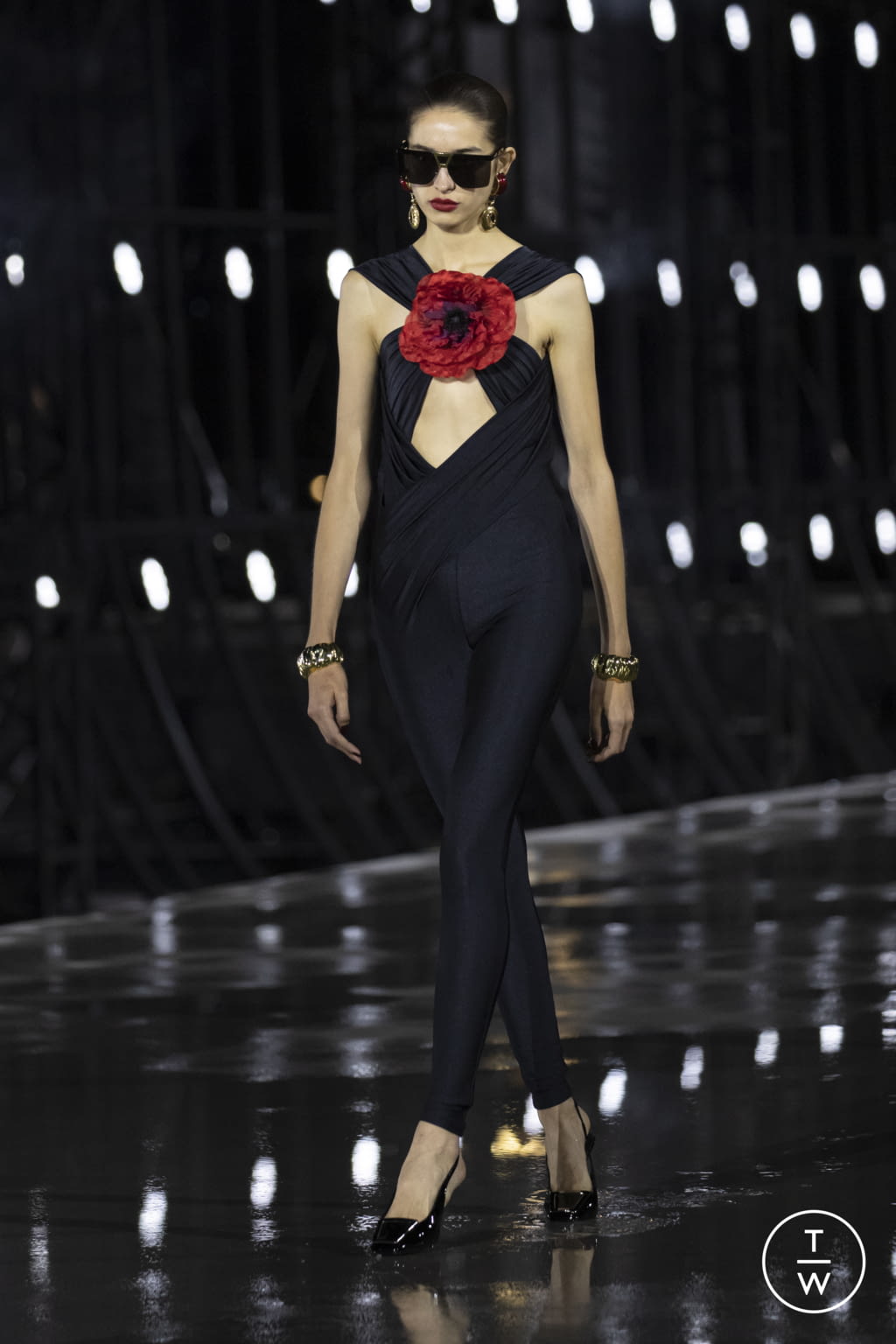 Fashion Week Paris Spring/Summer 2022 look 8 from the Saint Laurent collection womenswear