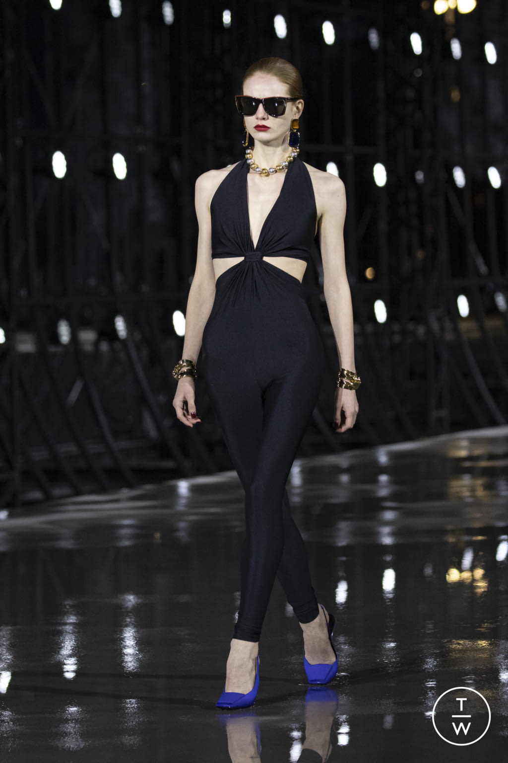 Fashion Week Paris Spring/Summer 2022 look 11 from the Saint Laurent collection womenswear