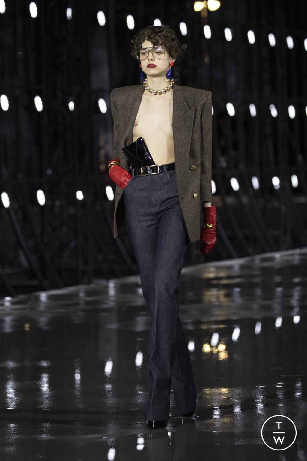 Fashion Week Paris Spring/Summer 2022 look 16 from the Saint Laurent collection womenswear