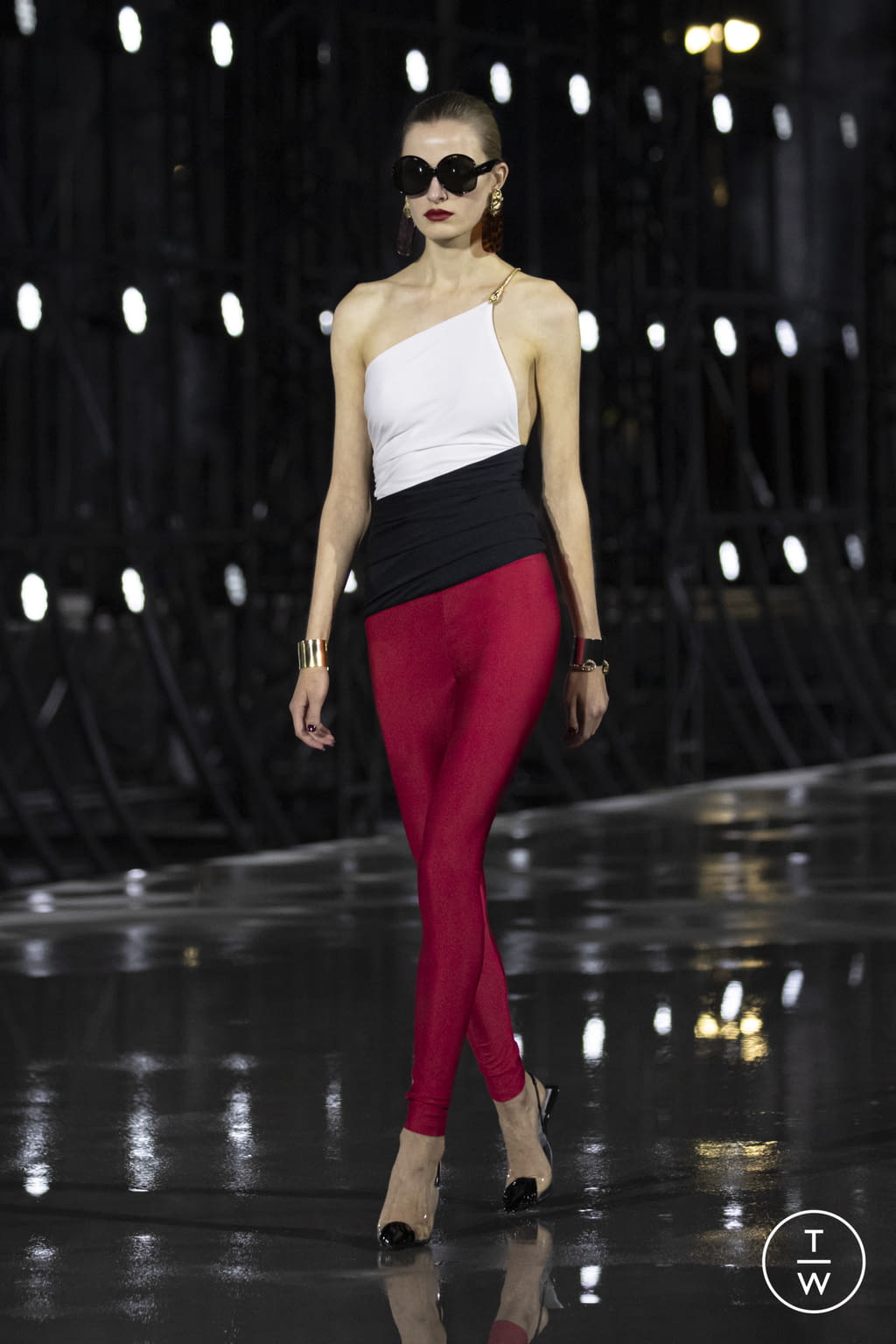 Fashion Week Paris Spring/Summer 2022 look 22 from the Saint Laurent collection womenswear