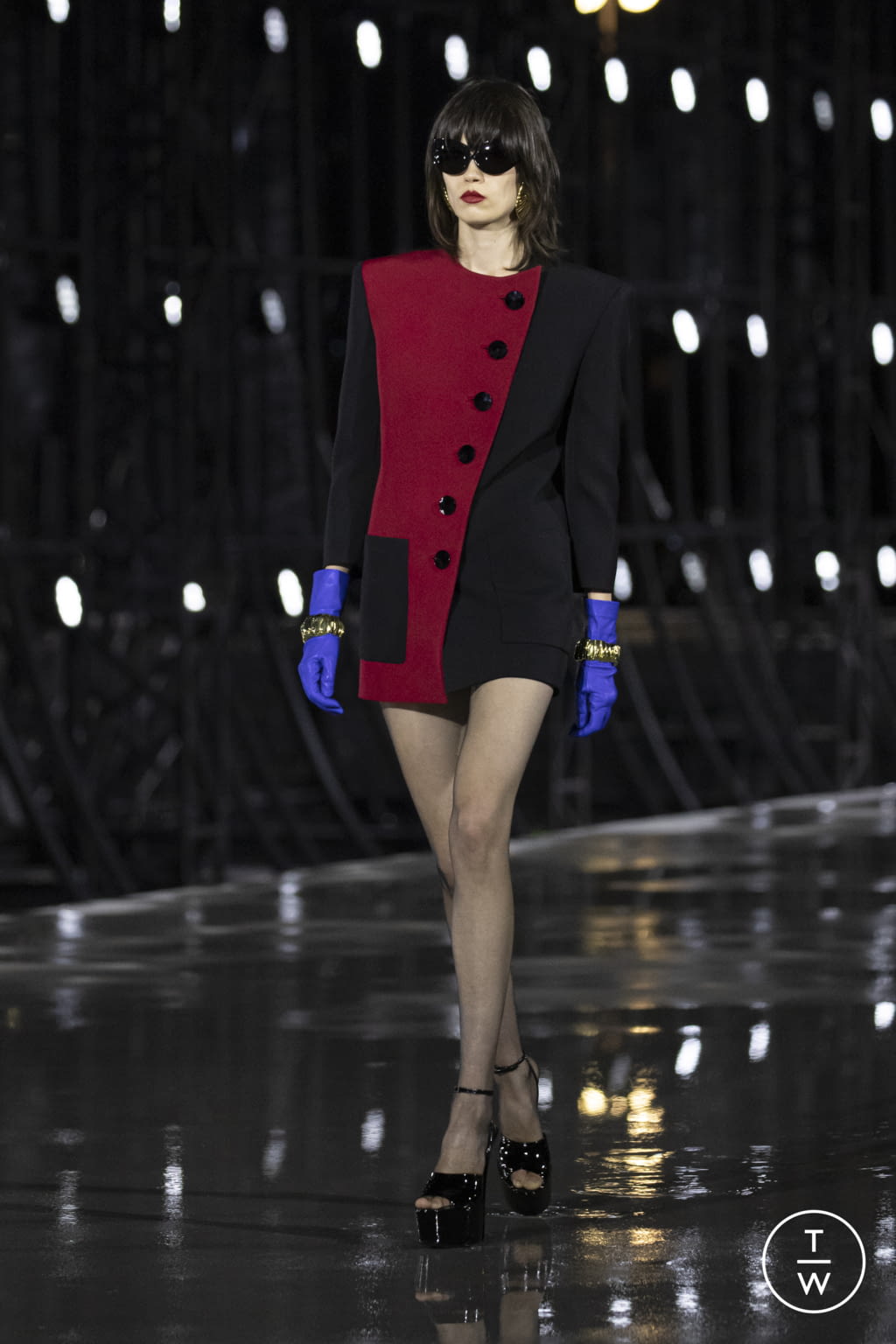 Fashion Week Paris Spring/Summer 2022 look 24 from the Saint Laurent collection womenswear