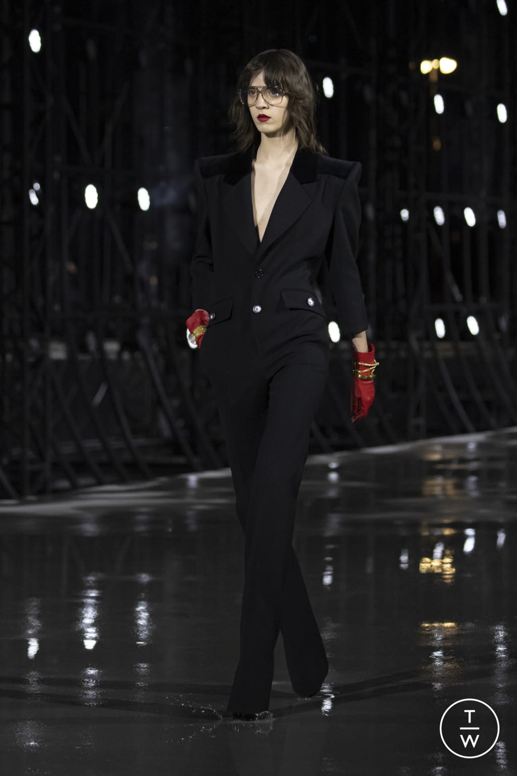 Fashion Week Paris Spring/Summer 2022 look 33 from the Saint Laurent collection womenswear