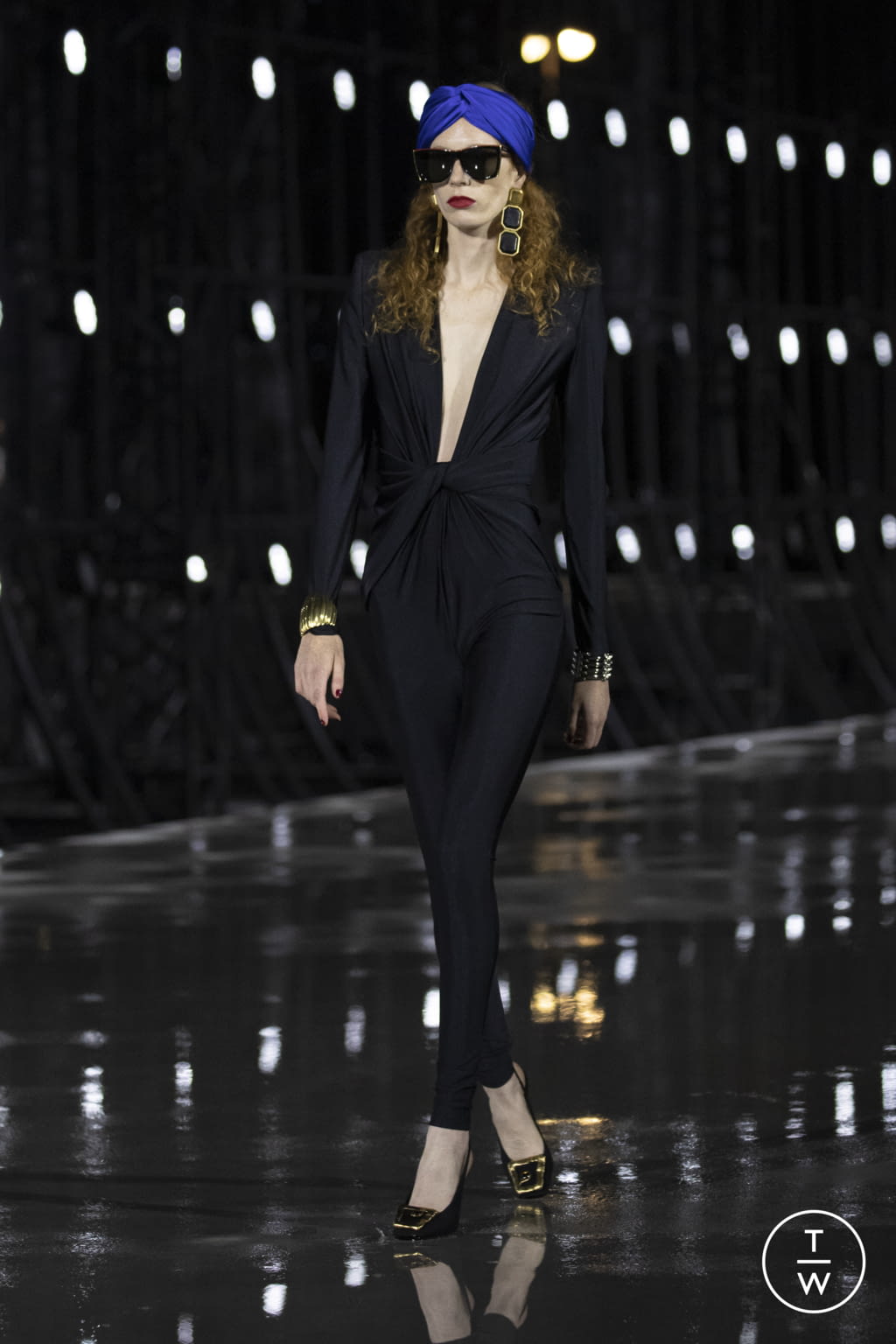 Fashion Week Paris Spring/Summer 2022 look 35 from the Saint Laurent collection womenswear
