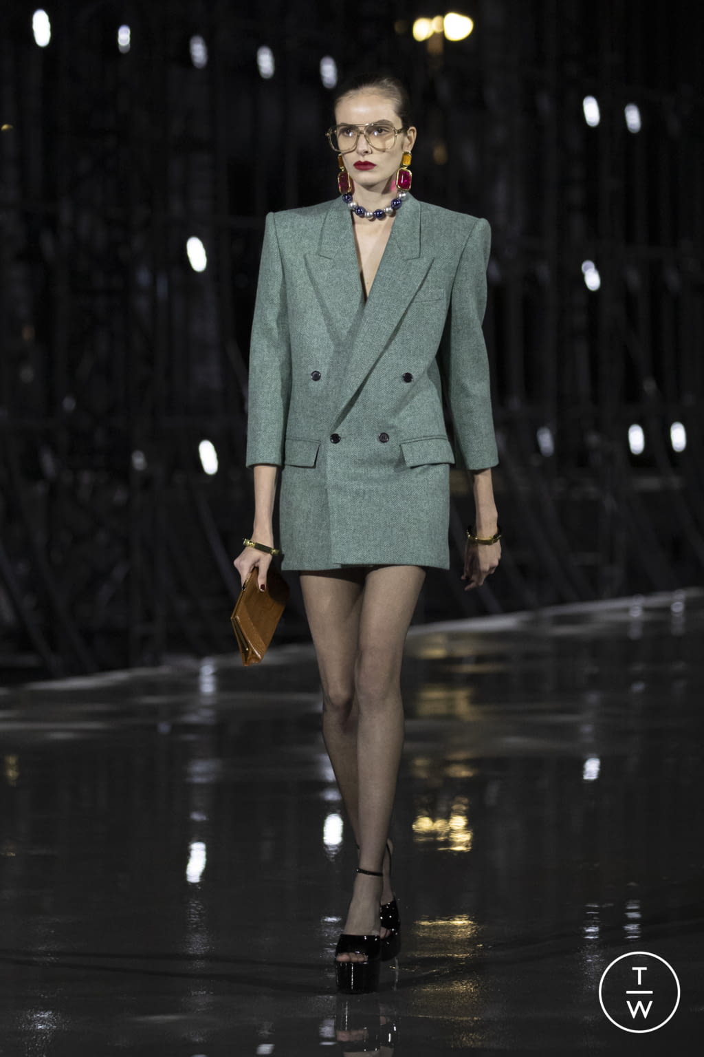 Fashion Week Paris Spring/Summer 2022 look 40 from the Saint Laurent collection womenswear