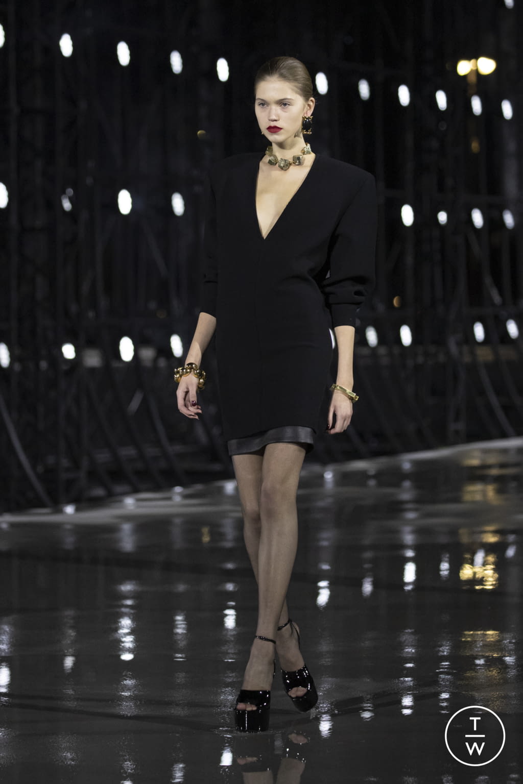 Fashion Week Paris Spring/Summer 2022 look 46 from the Saint Laurent collection womenswear