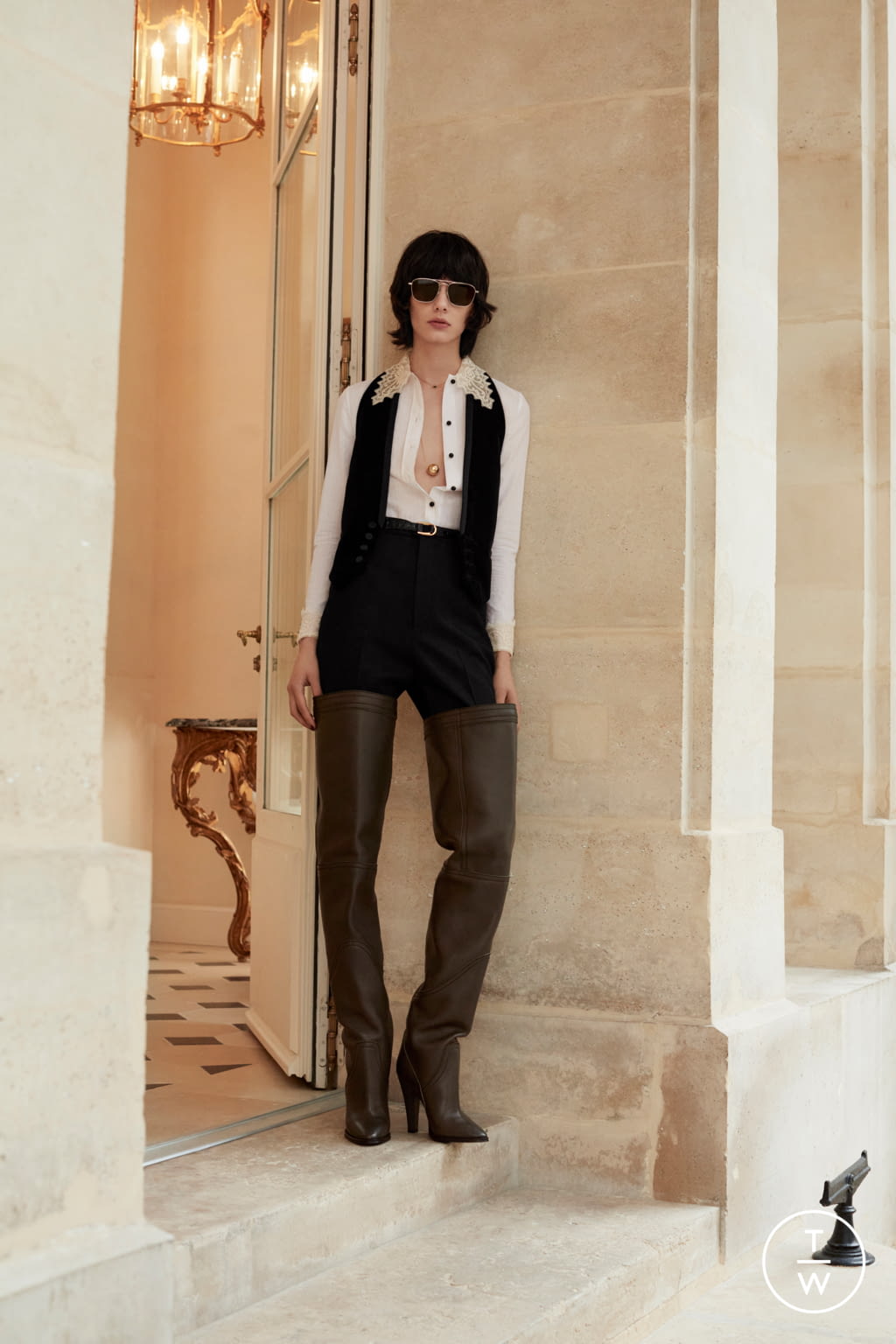 Fashion Week Paris Pre-Fall 2021 look 23 from the Saint Laurent collection 女装