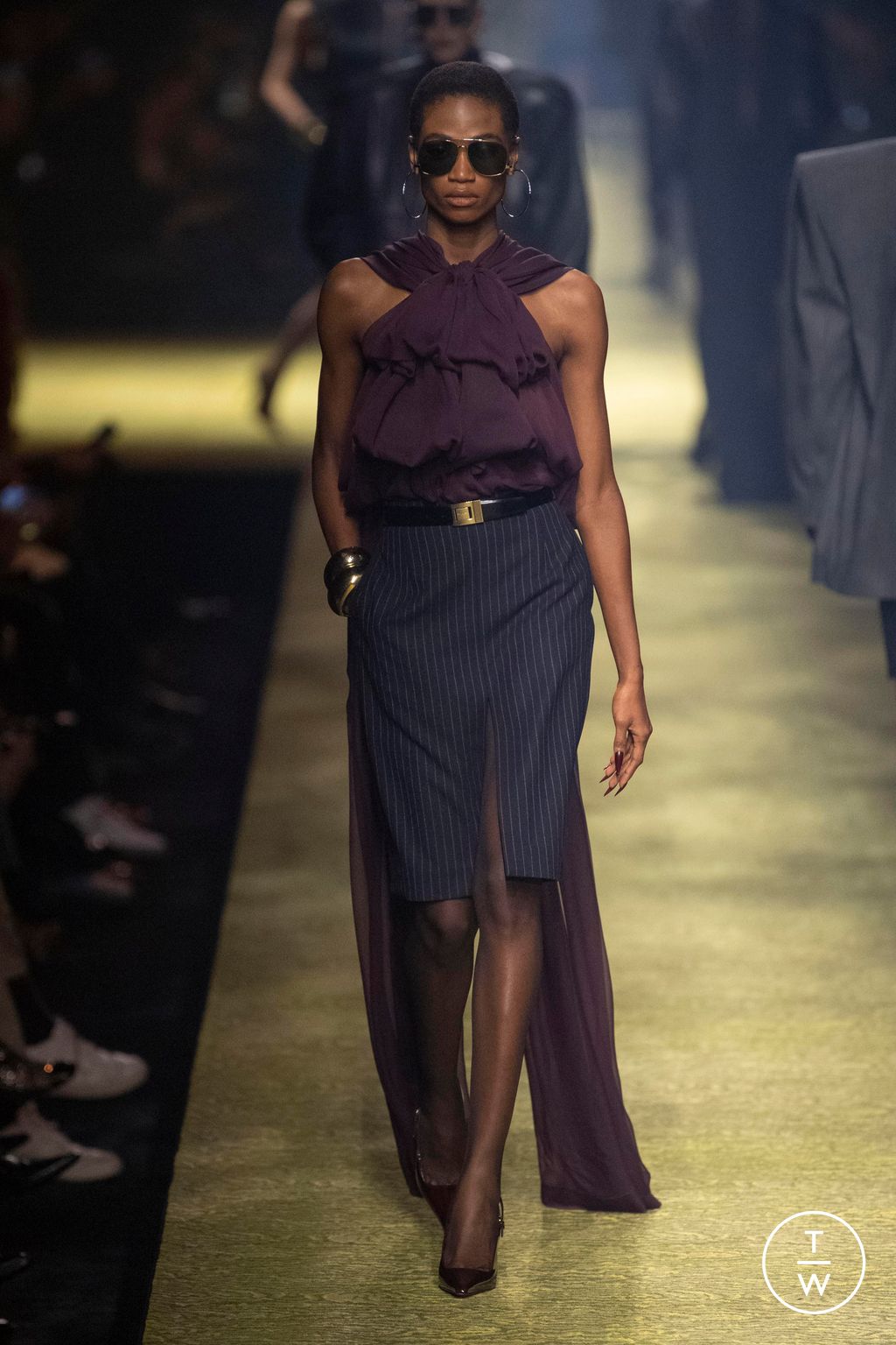 Fashion Week Paris Fall/Winter 2023 look 11 de la collection Saint Laurent womenswear