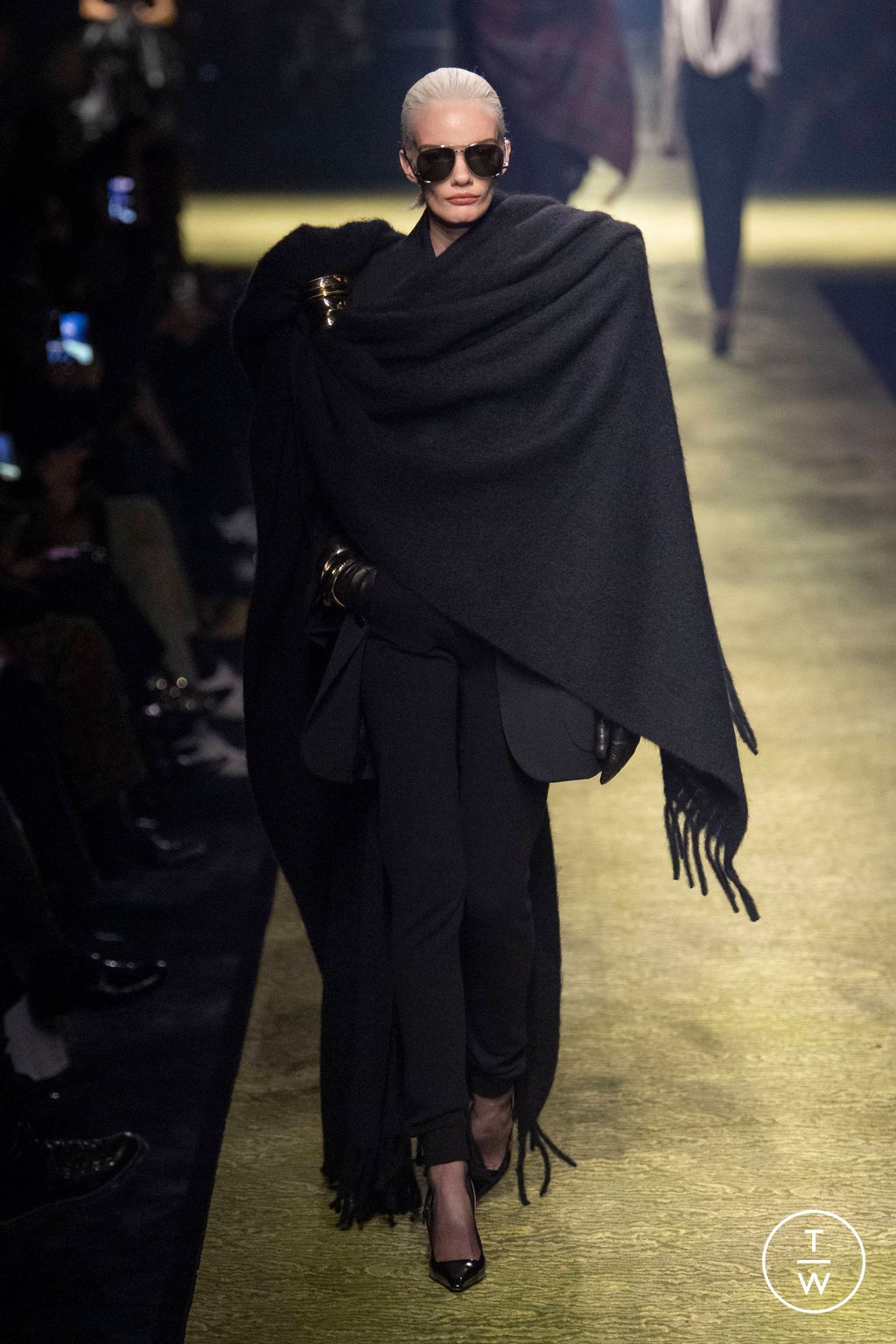 Fashion Week Paris Fall/Winter 2023 look 24 from the Saint Laurent collection womenswear