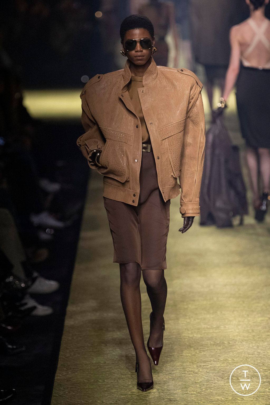 Fashion Week Paris Fall/Winter 2023 look 35 de la collection Saint Laurent womenswear