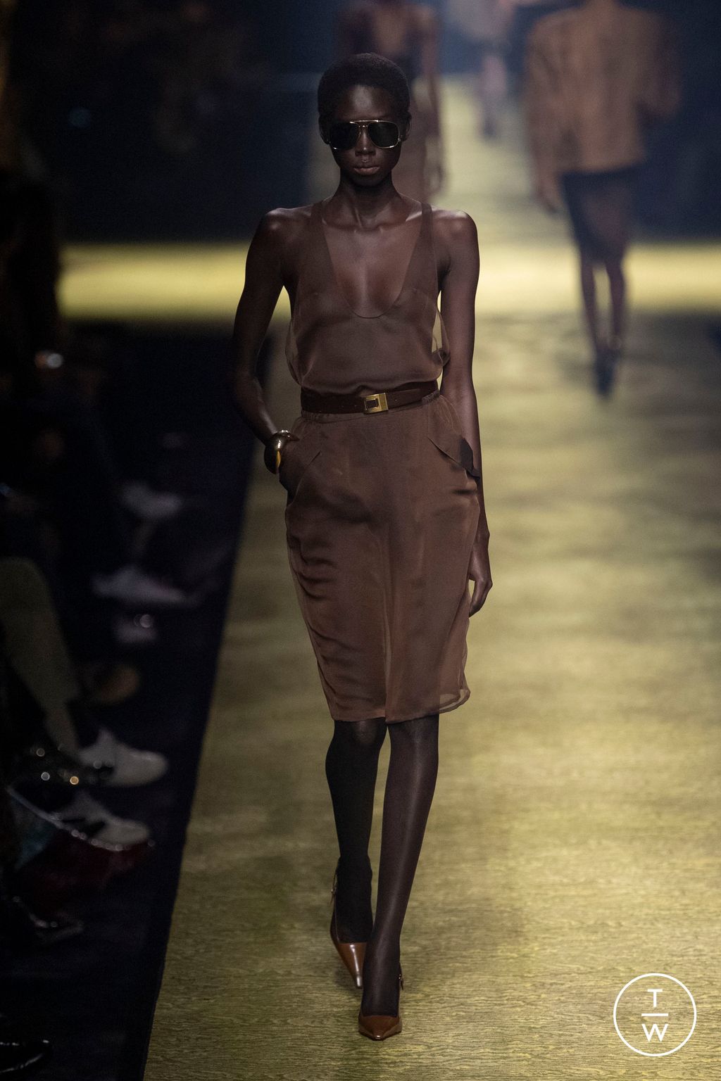 Fashion Week Paris Fall/Winter 2023 look 37 de la collection Saint Laurent womenswear