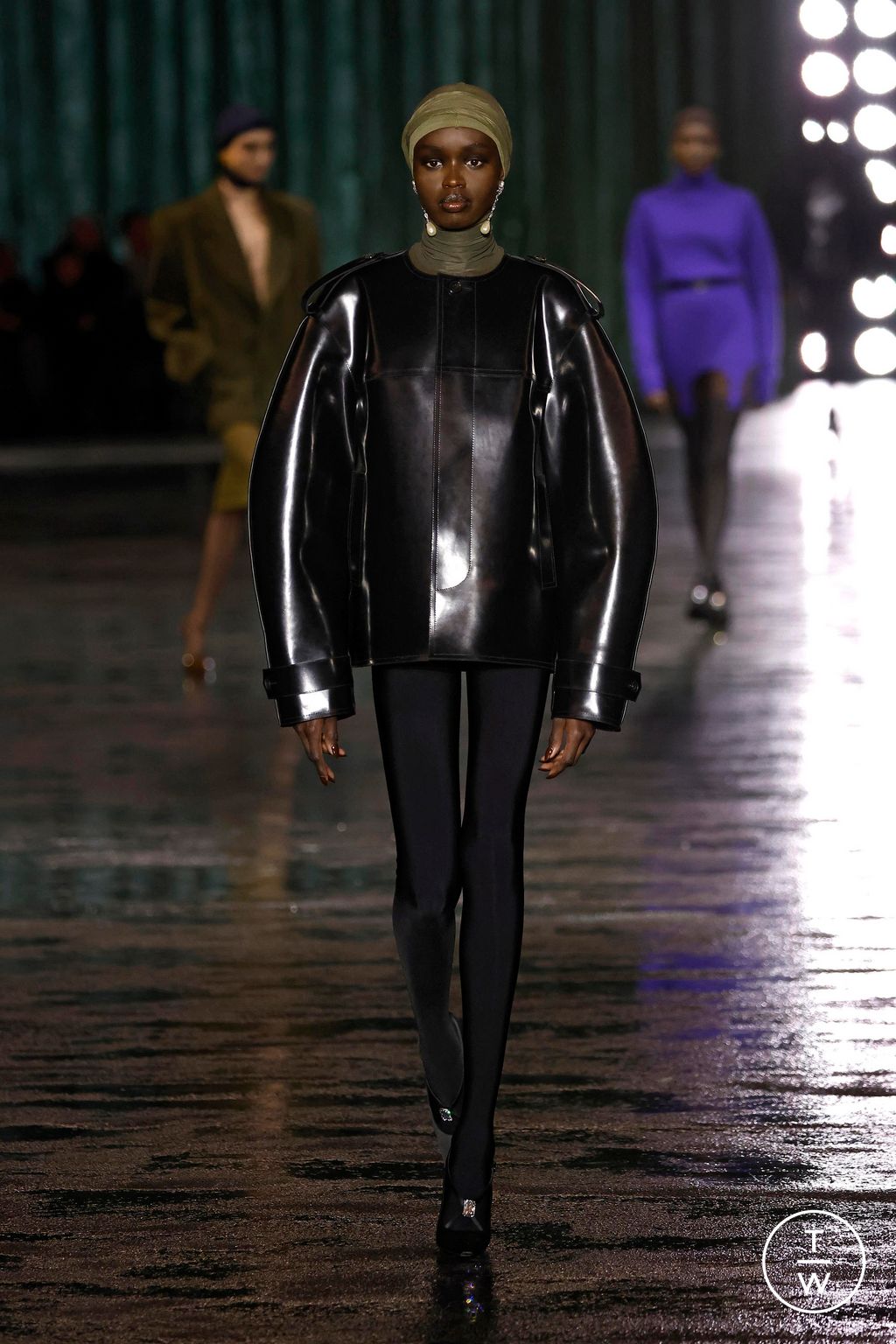 Fashion Week Paris Fall/Winter 2024 look 12 from the Saint Laurent collection womenswear