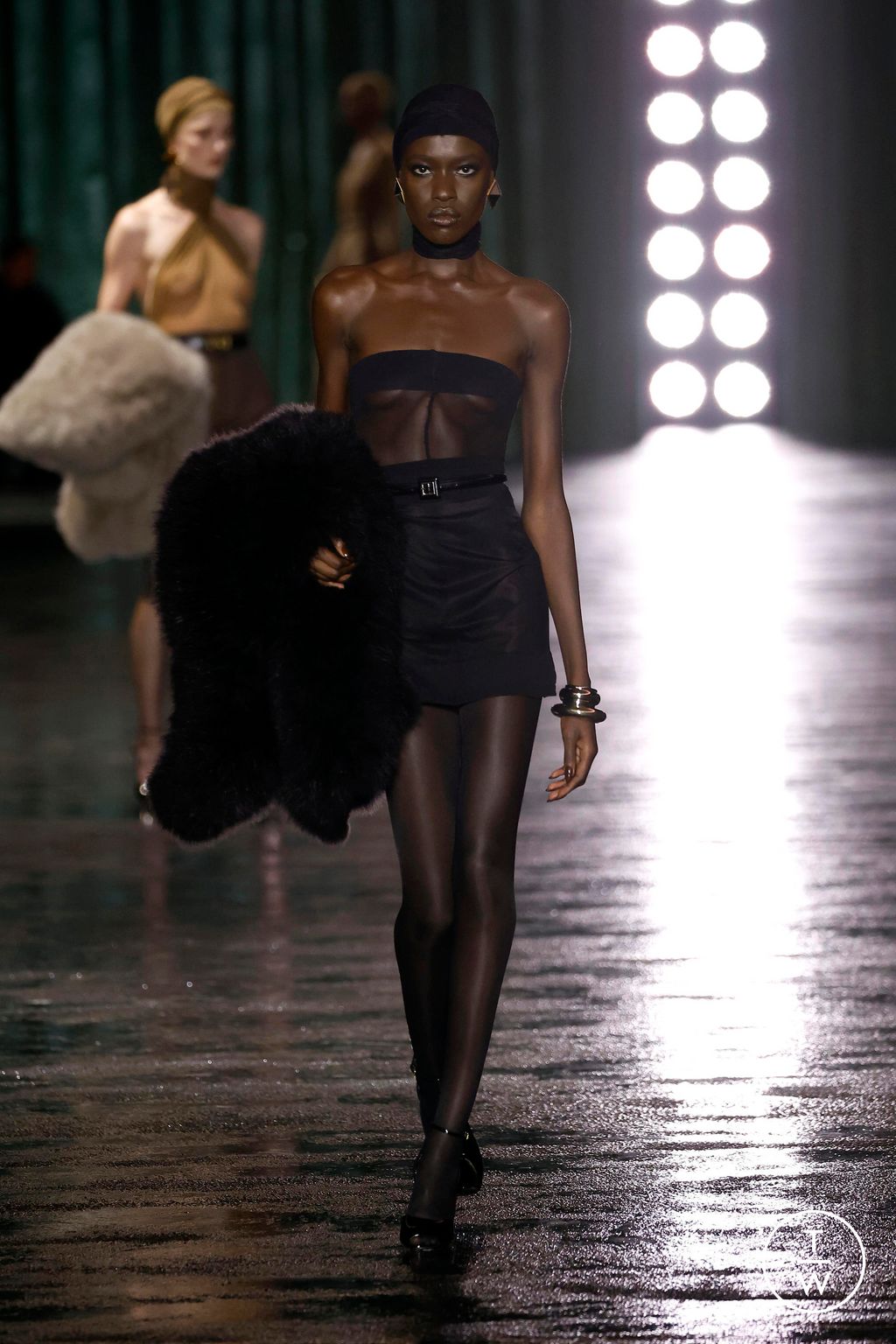 Fashion Week Paris Fall/Winter 2024 look 48 from the Saint Laurent collection womenswear