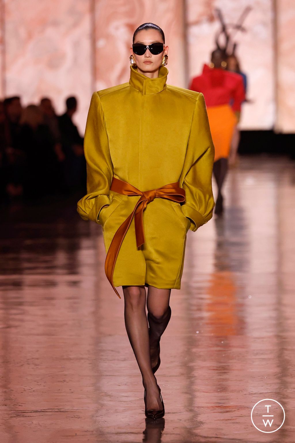 Fashion Week Paris Fall/Winter 2025 look 7 from the Saint Laurent collection womenswear