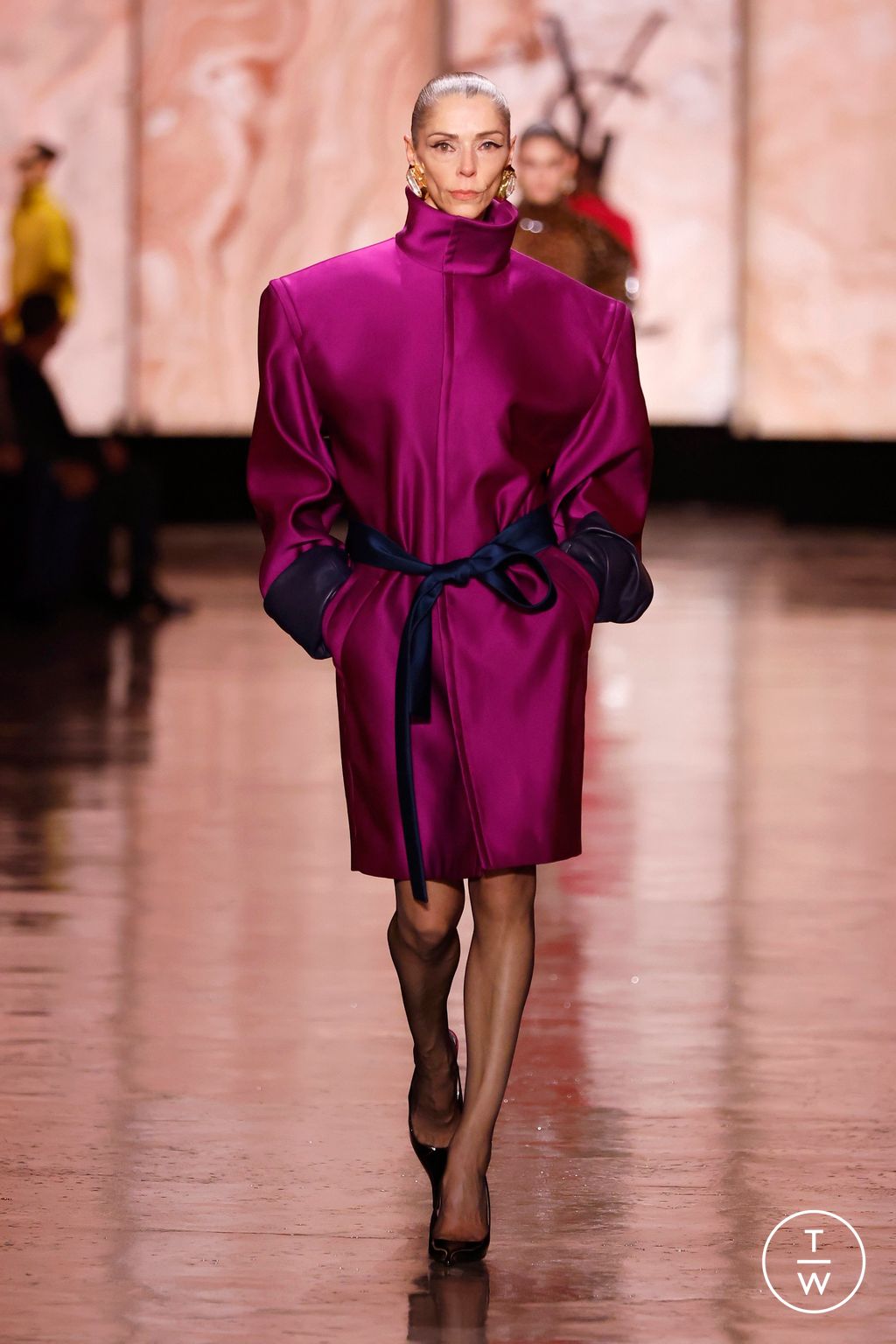 Fashion Week Paris Fall/Winter 2025 look 11 from the Saint Laurent collection womenswear