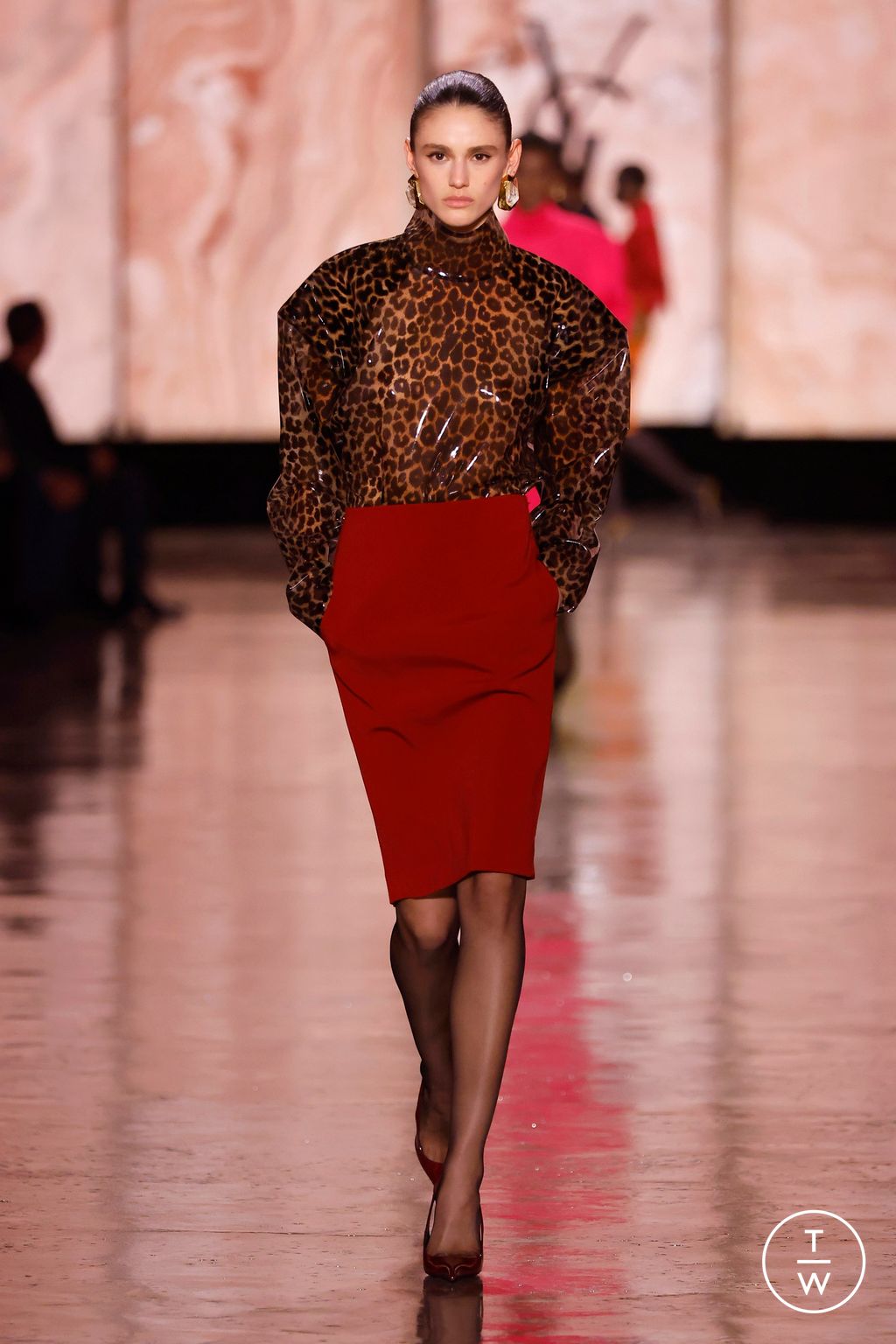 Fashion Week Paris Fall/Winter 2025 look 12 from the Saint Laurent collection 女装