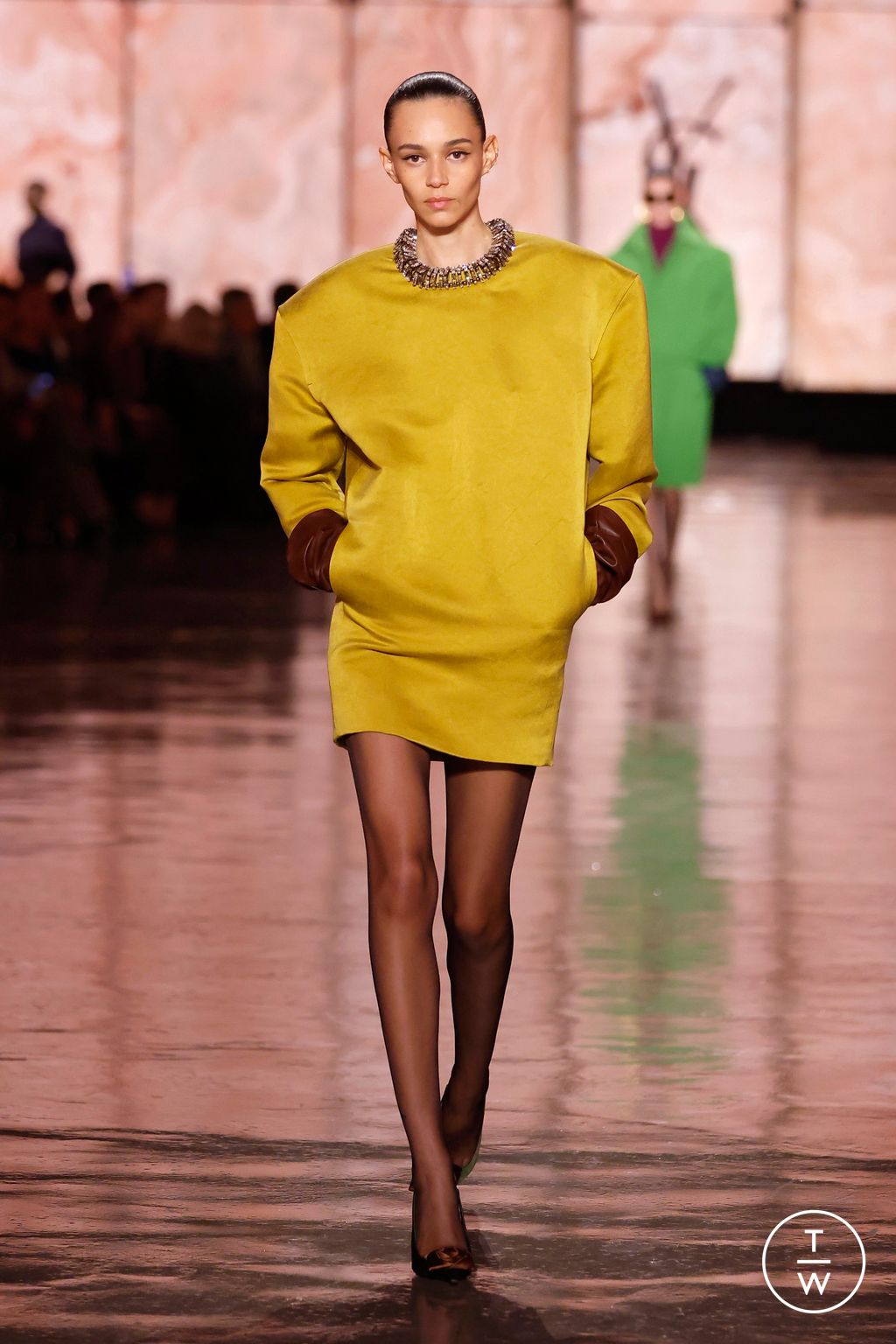 Fashion Week Paris Fall/Winter 2025 look 18 from the Saint Laurent collection womenswear