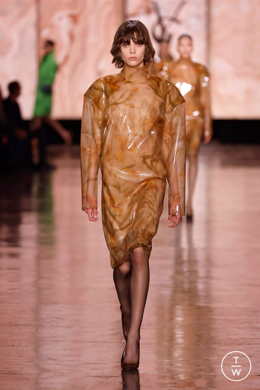 Fashion Week Paris Fall/Winter 2025 look 23 from the Saint Laurent collection womenswear