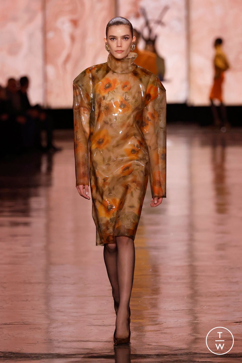 Fashion Week Paris Fall/Winter 2025 look 25 from the Saint Laurent collection womenswear