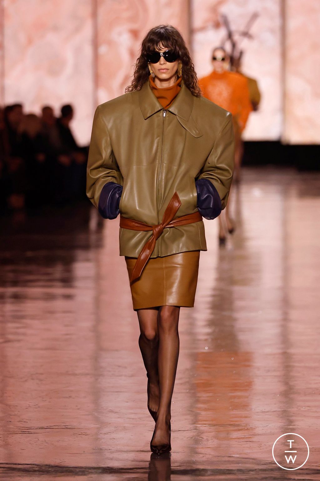 Fashion Week Paris Fall/Winter 2025 look 27 de la collection Saint Laurent womenswear