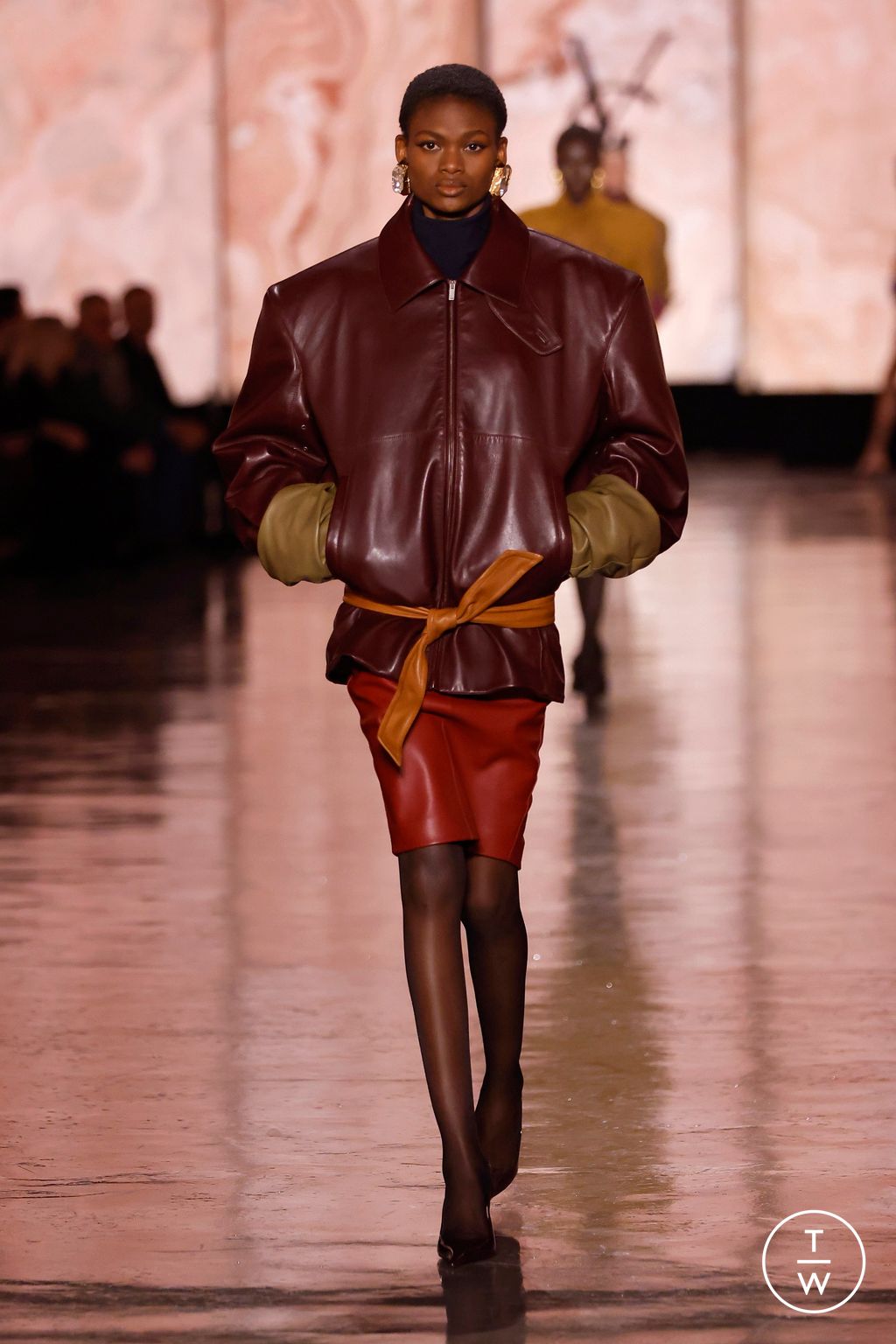 Fashion Week Paris Fall/Winter 2025 look 31 de la collection Saint Laurent womenswear