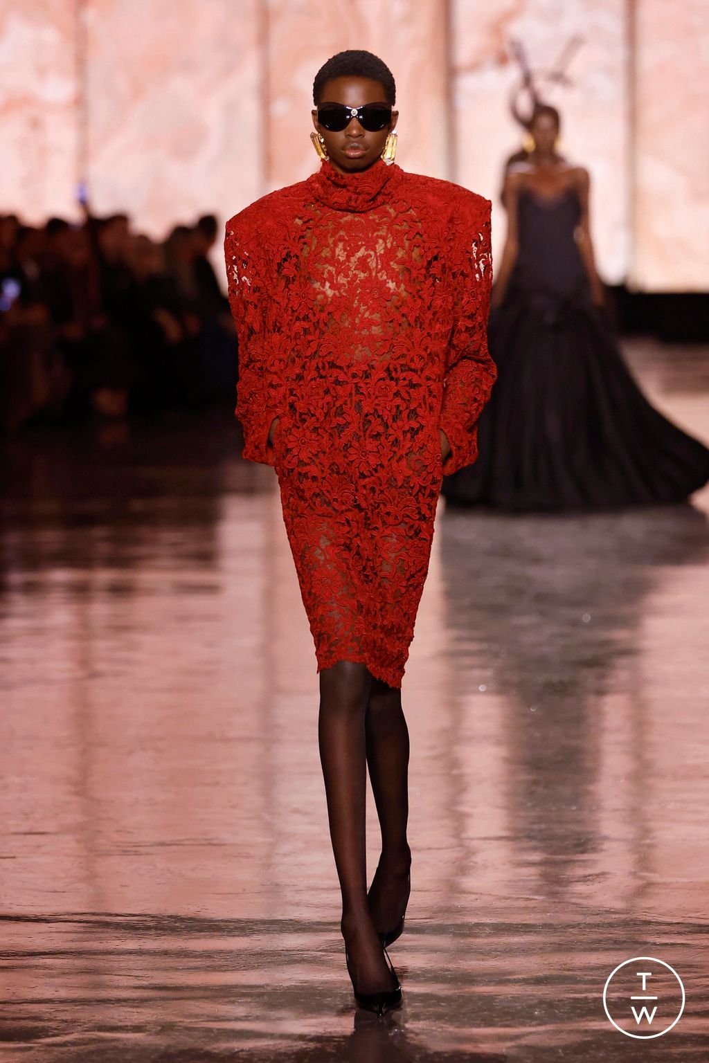 Fashion Week Paris Fall/Winter 2025 look 36 from the Saint Laurent collection womenswear