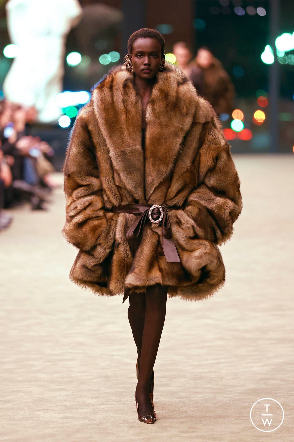 Fashion Week Paris Fall/Winter 2026 look 16 from the Saint Laurent collection womenswear