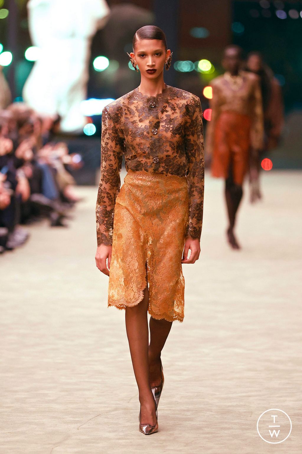 Fashion Week Paris Fall/Winter 2026 look 19 from the Saint Laurent collection womenswear