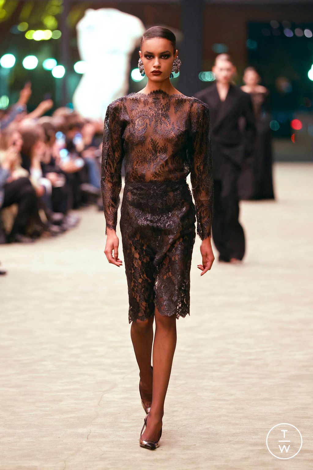 Fashion Week Paris Fall/Winter 2026 look 35 de la collection Saint Laurent womenswear