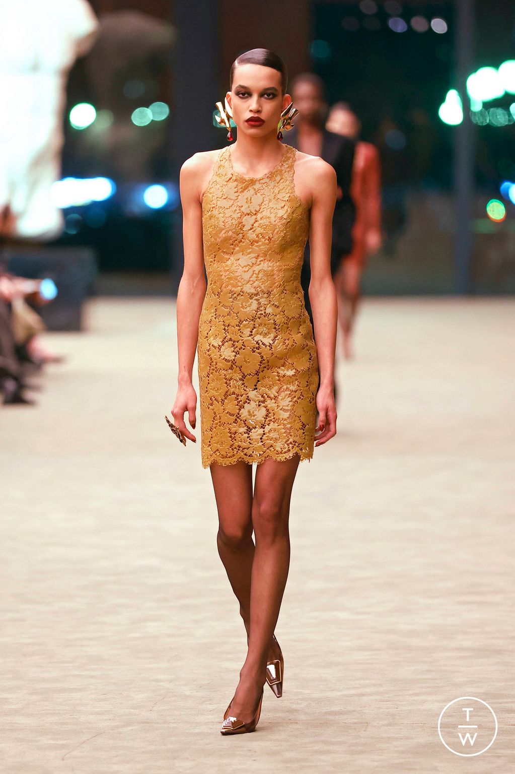 Fashion Week Paris Fall/Winter 2026 look 42 de la collection Saint Laurent womenswear