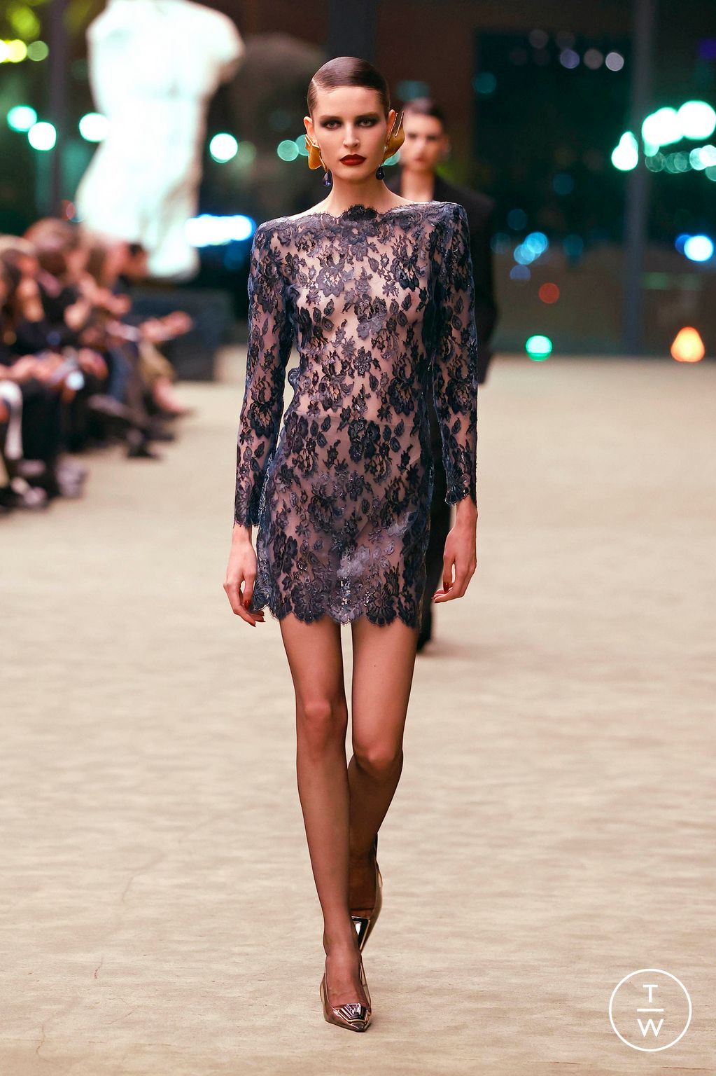 Fashion Week Paris Fall/Winter 2026 look 48 from the Saint Laurent collection womenswear