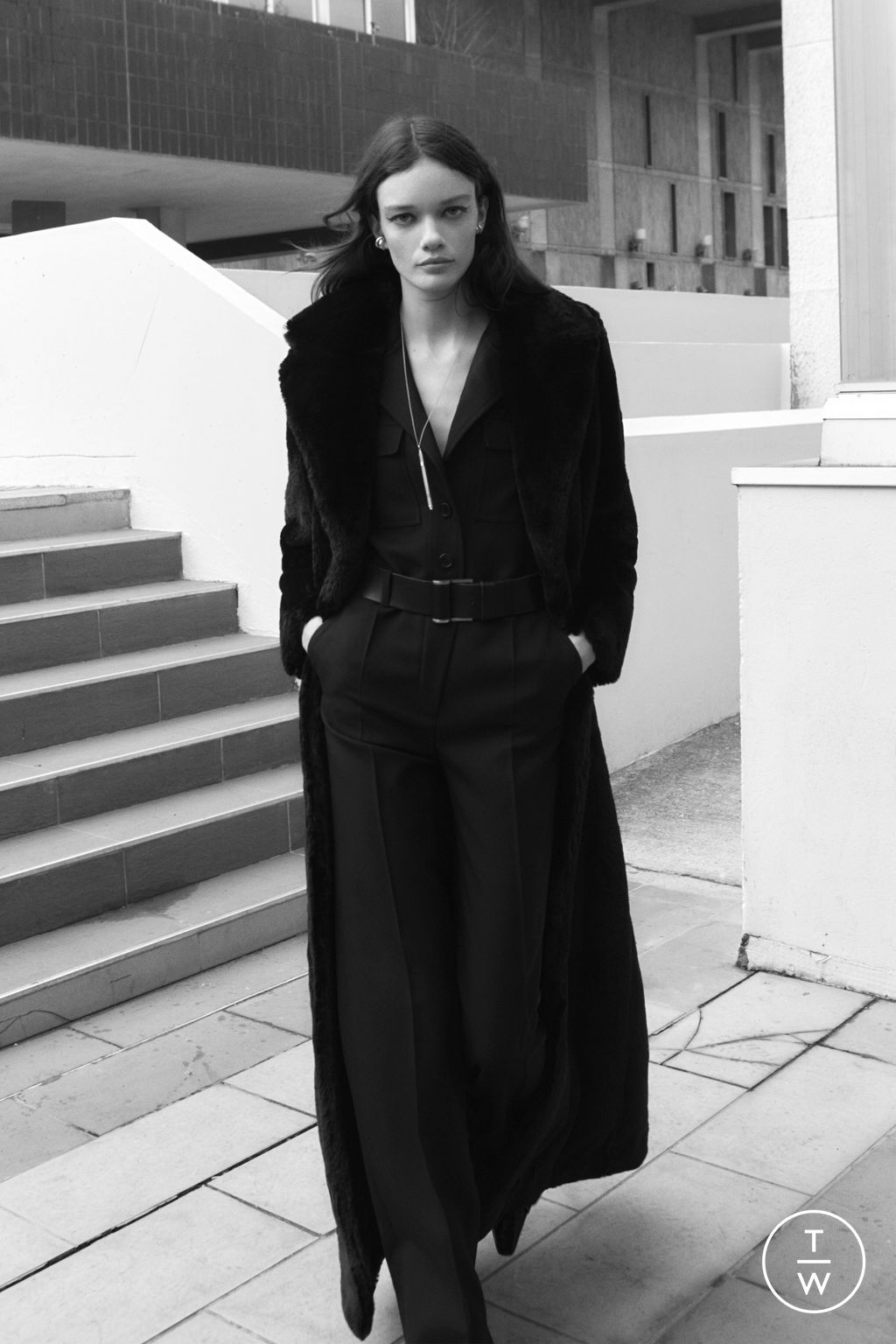 Fashion Week Paris Pre-Fall 2022 look 27 from the Saint Laurent collection womenswear