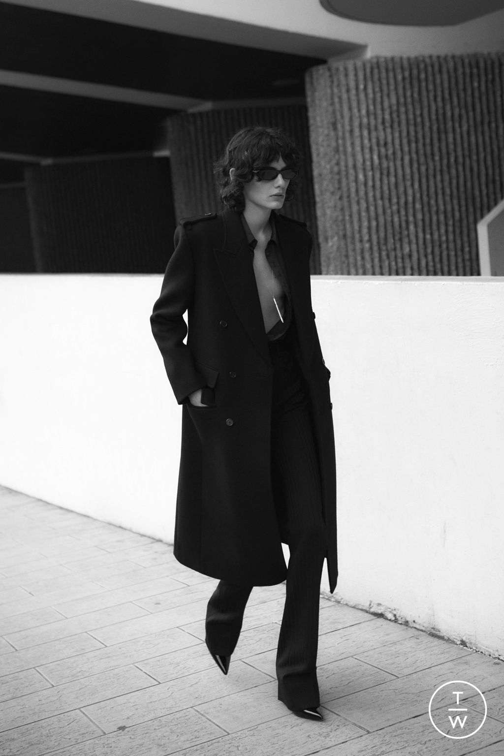 Fashion Week Paris Pre-Fall 2022 look 37 from the Saint Laurent collection womenswear
