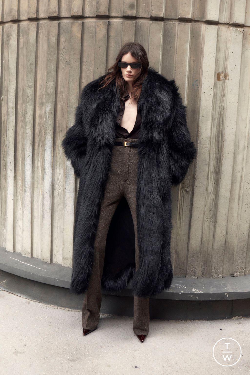 Fashion Week Paris Pre-Fall 2022 look 38 from the Saint Laurent collection 女装