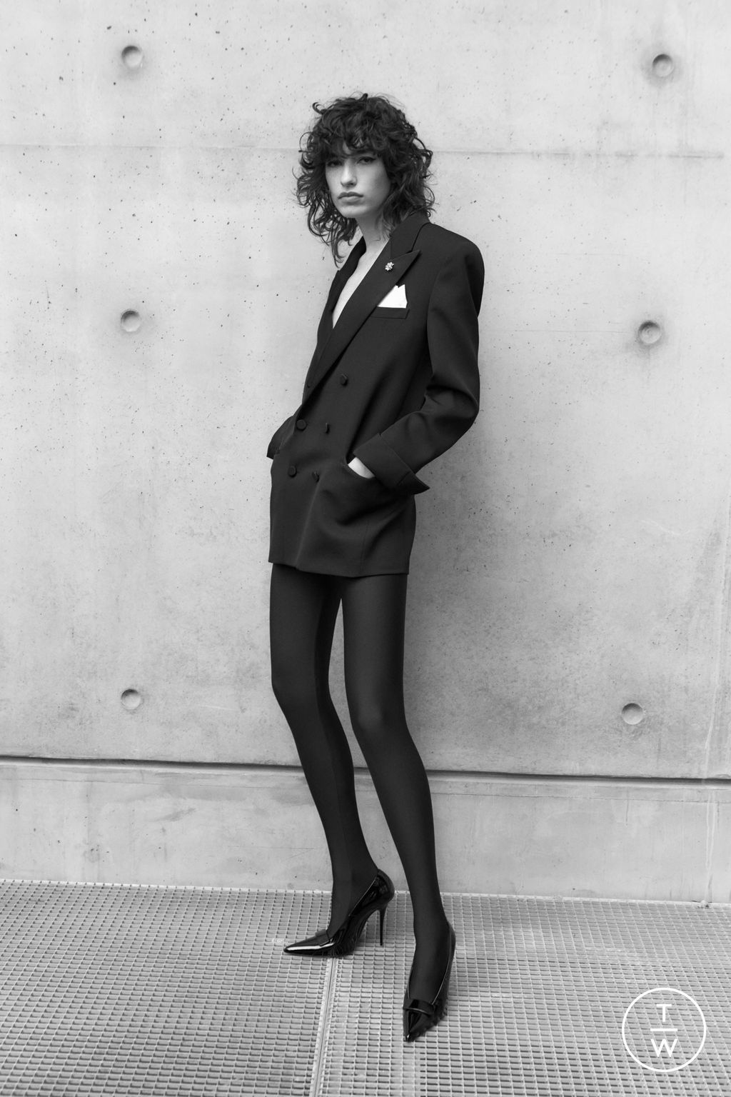 Fashion Week Paris Pre-Fall 2022 look 59 from the Saint Laurent collection 女装