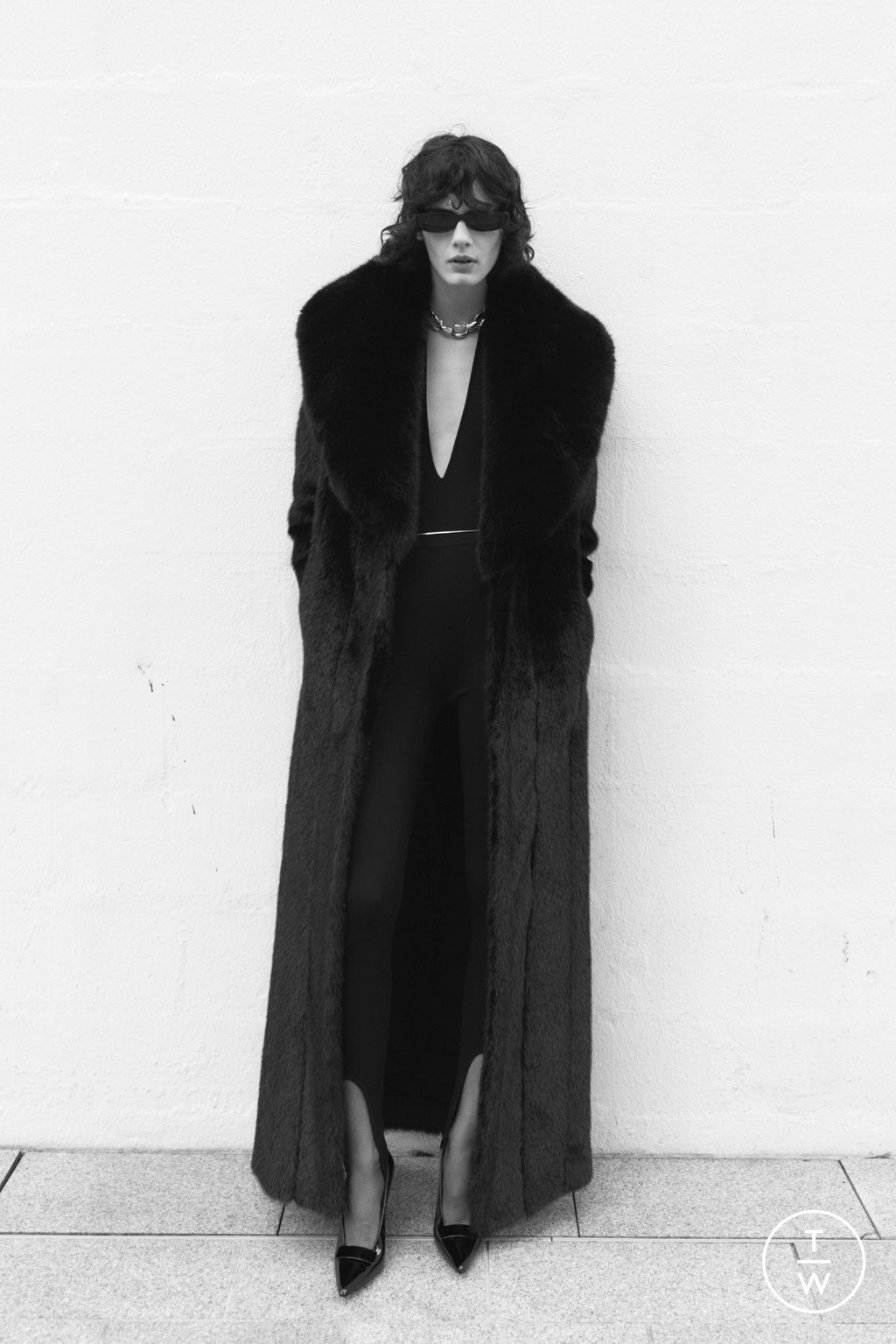 Fashion Week Paris Pre-Fall 2022 look 65 from the Saint Laurent collection 女装