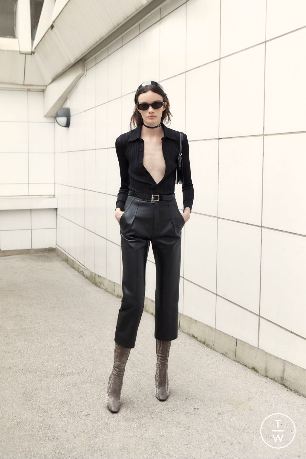 Fashion Week Paris Pre-Fall 2022 look 86 from the Saint Laurent collection womenswear