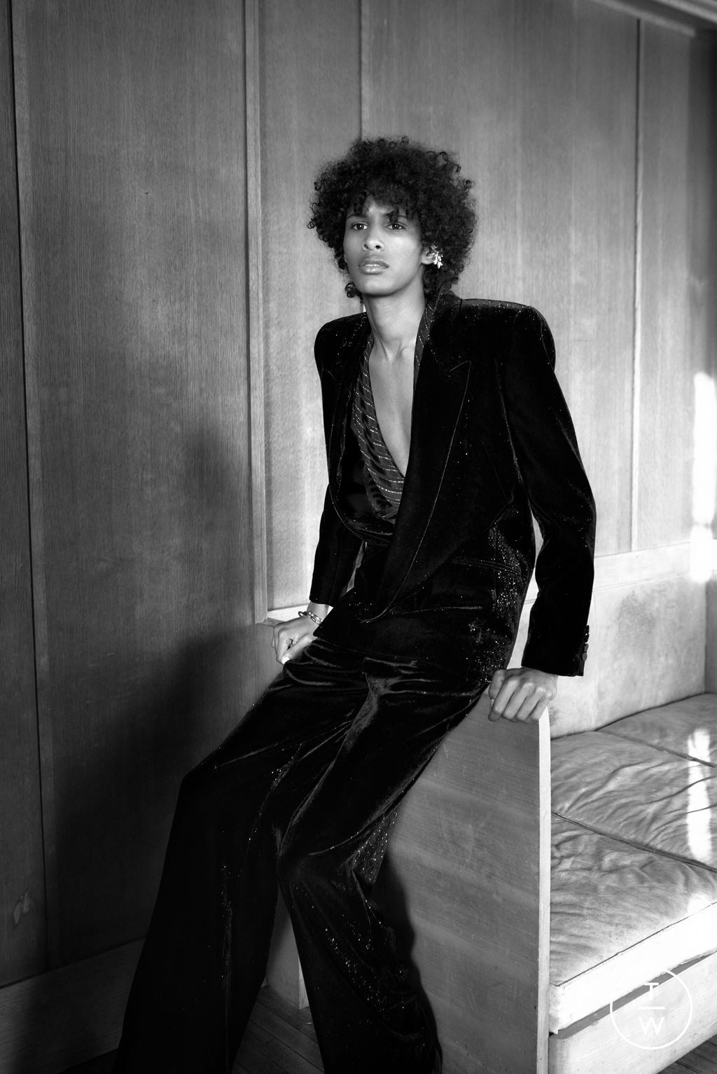 Fashion Week Paris Pre-Fall 2022 look 20 from the Saint Laurent collection menswear