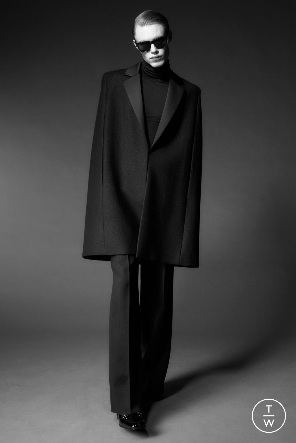 Fashion Week Paris Pre-Fall 2022 look 50 from the Saint Laurent collection 男装